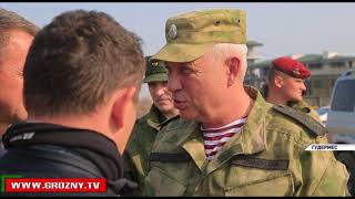 Бойцы чеченского управления Росгвардии готовятся к десантированию на Северный Полюс