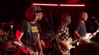 The Vapors. Here comes the judge. Live.