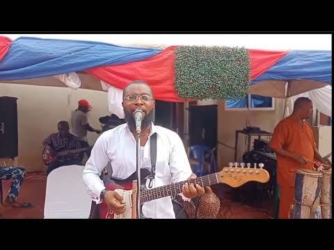 OME MMA MERE ONWE YA || SESE NWA ABA LIVE PERFORMANCE BY MR. LECTURER