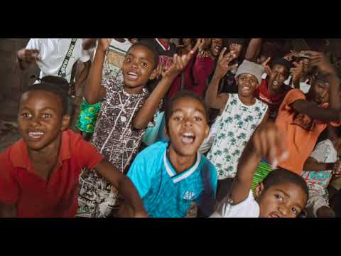 Dove Kriuolo Riimax ft. Gi Batalha - Go and Get it (Official Music Video )