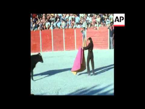 SYND 10 9 74 WOMAN BULLFIGHTER