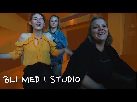 Writing songs in MILANO !