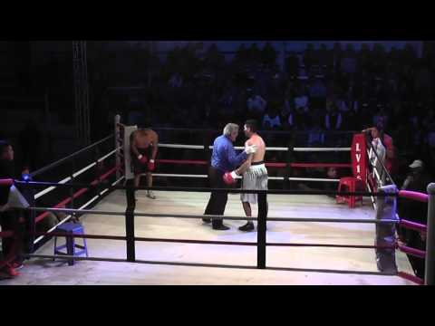 CESAR VELEZ VS LUISMORENO