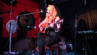 Katey Brooks Live at Schtumm - This Old Skin (HD)