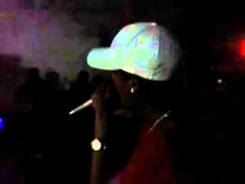 Mc Vi Boladão - ♪ Ao Vivo na Festa dos Koringa's (EduardoKoringa) ♪