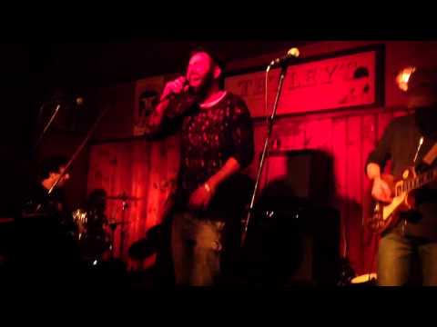 L'ATTRITO LIVE @ EAST END PUB - IL BURATTINAIO