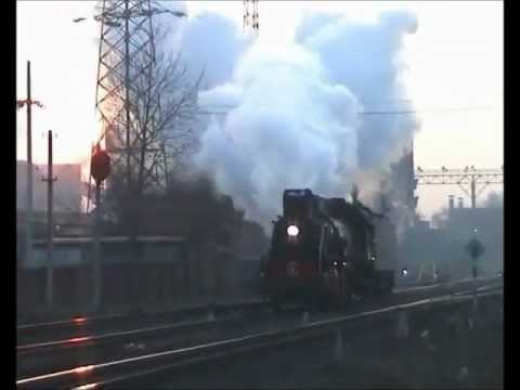 Chinese steam - JS 8062 exits Tianzhuang yard light engine - BEAUTIFUL whistle!