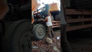 Download lagu kata abdul somad haram kah jadi sopir #shorts #tiktok #sopirtruck mp3