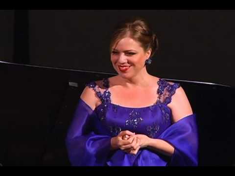 Elizabeth Caballero sings Mozart's 