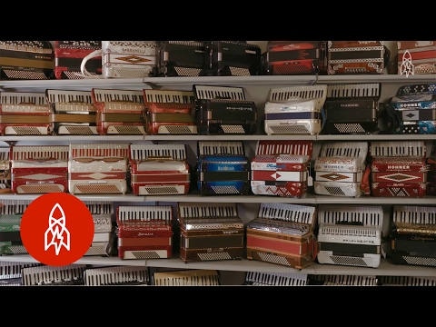 Meet Philadelphia’s First Family of Squeezeboxes