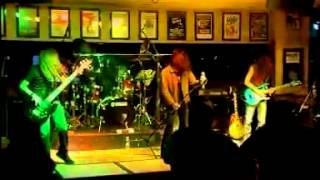 Download lagu XPDC - Selendang Merdeka [live at planet] mp3