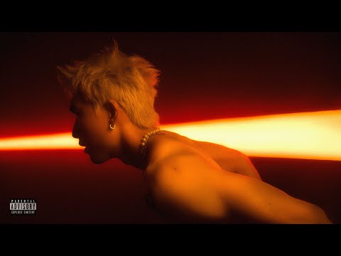 HIEUTHUHAI - Siêu Sao (prod. by Kewtiie) [Official Lyric Video]