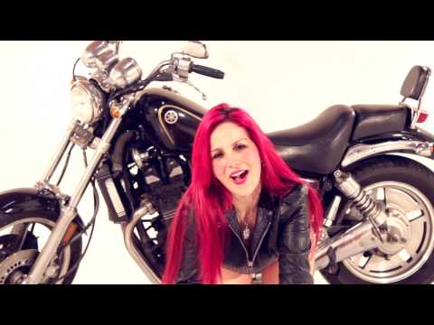 Lore y Roque Me Gusta - Sakudelo To (Video Oficial)