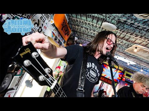 THE MELVINS - "Deuce" (Live from JITV HQ in Los Angeles, CA 2017) #JAMINTHEVAN