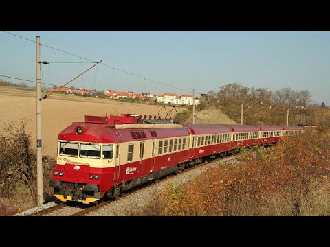 Jednotka řady 560 "Pantograf" v retro nátěru • "Baxi" • Blansko město