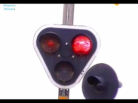 Part 4 BACKGÅRDEN Railway Crossing in Sweden (Vartofta) (2012)