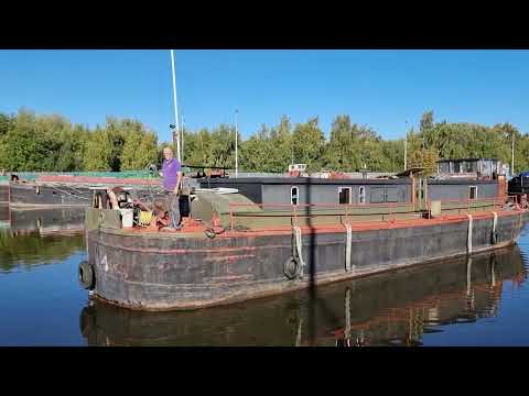 Barge - Widebeam liveaboard at auction 29/10/2022 visit website for info