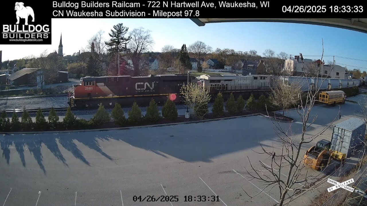 Live webcam view of Bulldog Builders Railcam