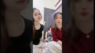 Download lagu mbk mbk lagi kumpul ada penampakan yang di belakang zomm gaes😘😍😌 mp3