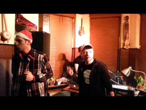 Meelman feat Dieser Dolfen Wir Wuppen das GIG 25 12 2013 Bluemoon Drum Kid