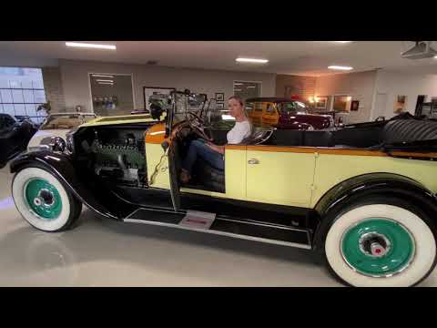 Startup Video - 1925 Packard Eight 243 Touring!