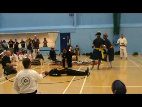 Amazing swordsman Ustaad Harjinder Singh demonstrating incredible skill!! www.Zendoryu.com