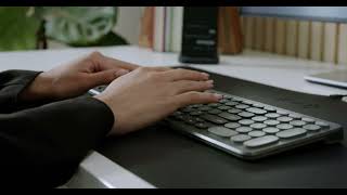 ZAGG Pro Keyboard 12 Bluetooth Toetsenbord Draadloos Oplaadbaar 12 inch Grijs video
