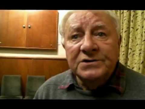Tommy Docherty on his visit the Old Clee Social Club