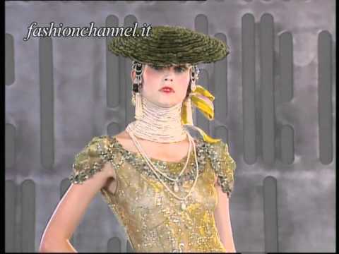 "JOHN GALLIANO" one of the first defilè for Maison "DIOR" at Versailles Haute Couture 1999 2000