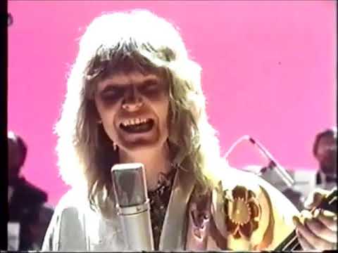 Yes Interviews: 12/9/75 - Steve Howe & Chris Squire The Old Grey Whistle Test (with music videos)