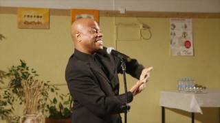 Wintley Phipps - He's Got the Whole World in His Hands