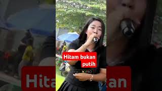 Download lagu hitam bukan putih mp3