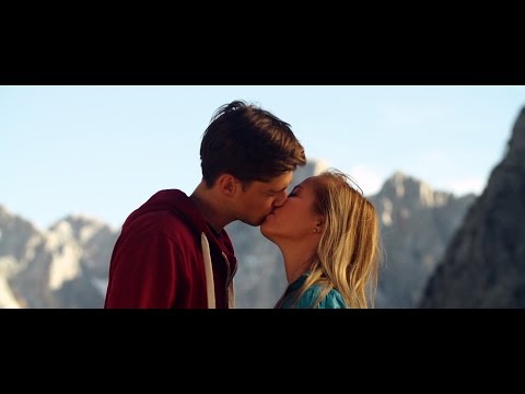 Ansambel Saša Avsenika & Alfi Nipič - SEDEM VRTNIC
