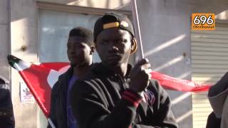 migranti-sfilano-le-storie-di-chi-ha-sfidato-la-morte-in-mare