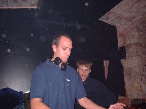 Minimalheadz 2001 Labirintus interju