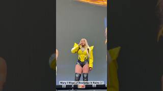 Mary J Blige 🎤 Everyday It Rains 🎶 - Live