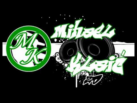 MIHAEL KLAIĆ - Nepoželjna Dora