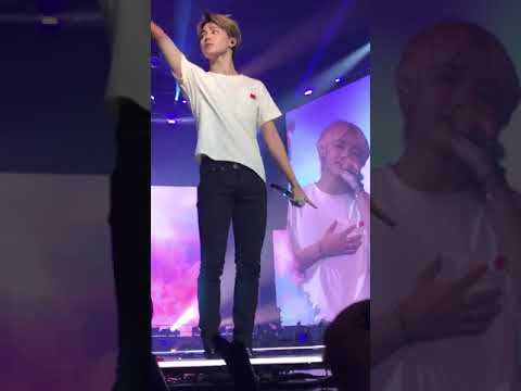 180905 LOVE YOURSELF TOUR: LOS ANGELES D-1 | jin’s kiss at the end ( vid by :@jeonjks_ )