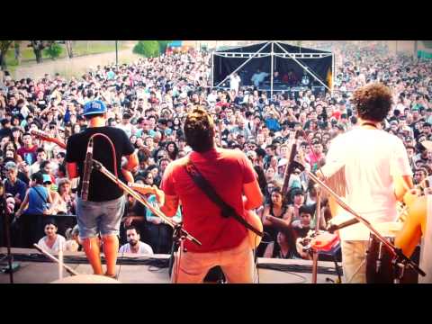 La Alfombra de Norman - Buscandote (vivo)