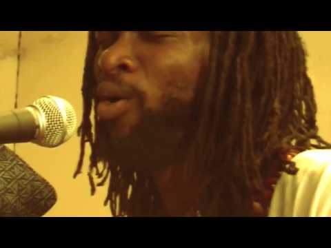 OWURO L'OJO - Beautiful Nubia (Live, 2006)