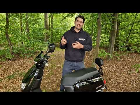 Weltneuheit E-Roller ROBO jetzt als 45 km/h Version,  3000 Watt, bis zu 120 km Reichweite App Sensor