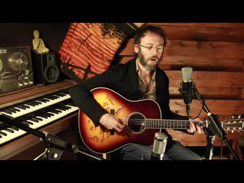 For Bert Jansch: Alan Jordan (Limerick, Ireland) plays Blues Run the Game