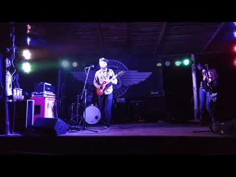 Whiskeyjamband - Personal Jesus live at Village party 2019