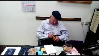 סגולת האתרוג - החלבן היה כותב אחרי החג שם קדוש על האתרוג וכל ילד שקשה לו לדבר ה