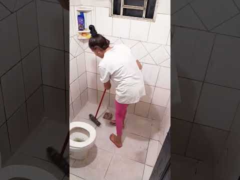 limpeza pesada no banheiro