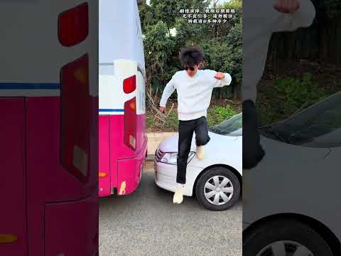 What To Do When Your Car Is Blocked In Front And Behind? A Master Driver Does It This Way!