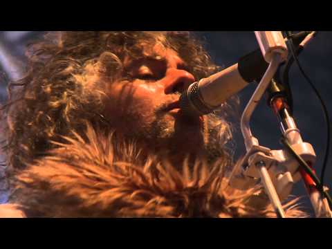 The Flaming Lips - Yoshimi Battles the Pink Robots Pt 1 - live at Eden Sessions 2011