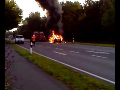 auto brennt -  breslauer strasse, sarstedt 2