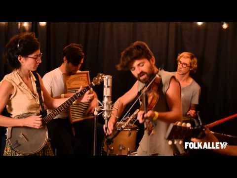 Folk Alley Sessions: Spirit Family Reunion - "Climb Up the Corn"