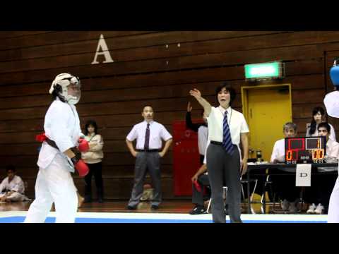 見事！！上段内回し蹴り.（Ｈ23年度沖縄県中学校春季空手道競技大会）